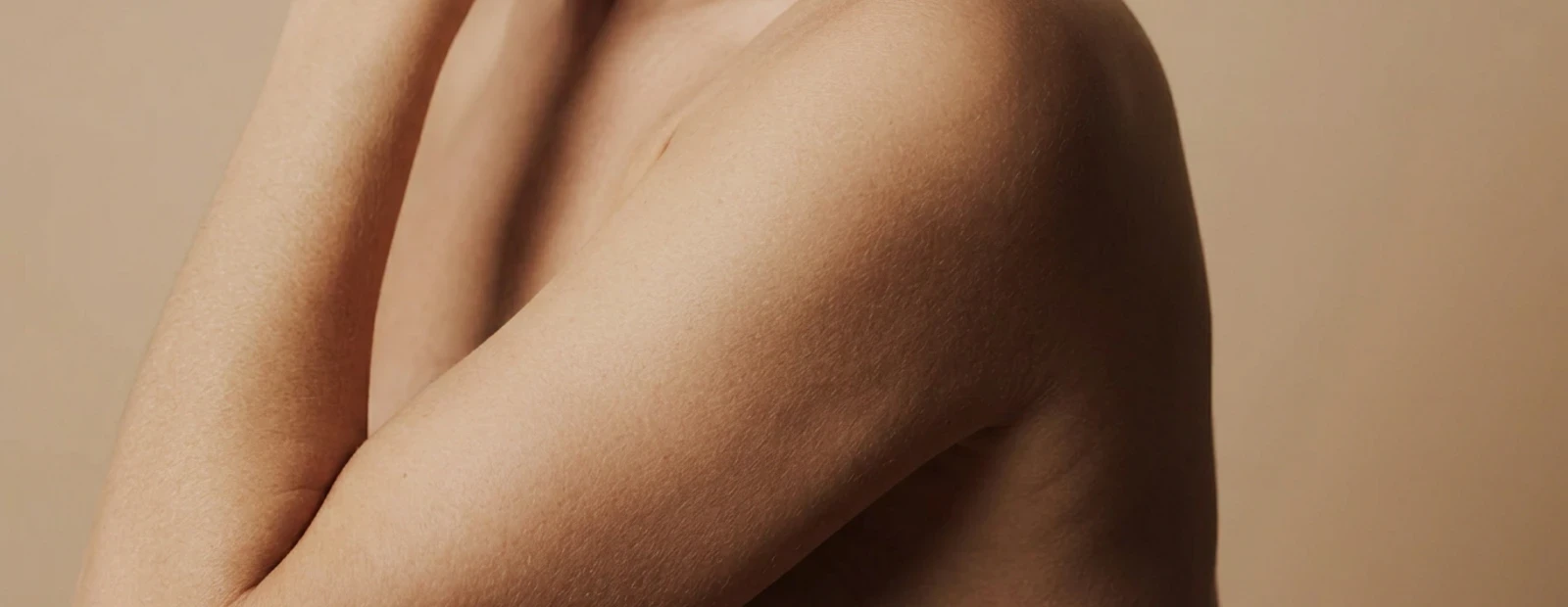 Discreet bovenarmbeeld voor armlift.