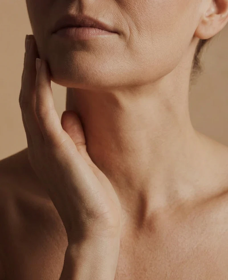 Discreet kaaklijnbeeld voor facelift en halslift.